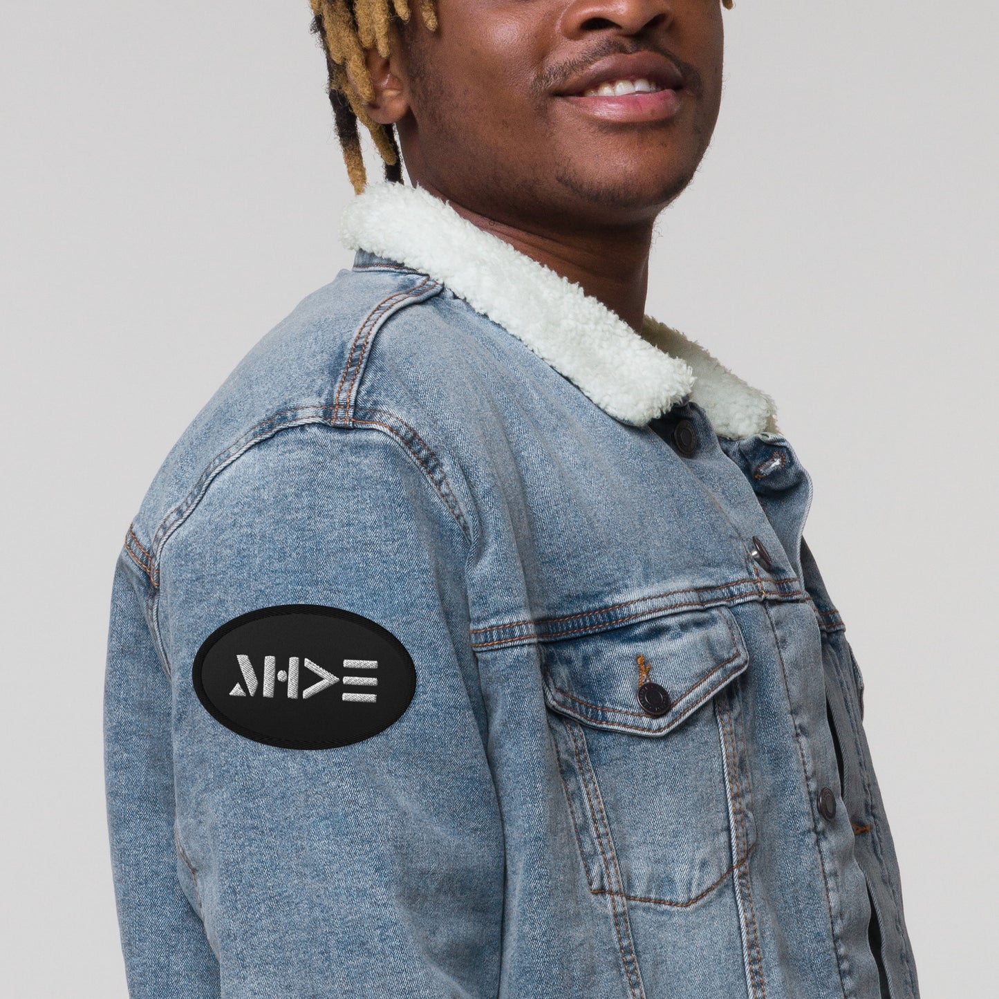 White MHOE Embroidered patch 1